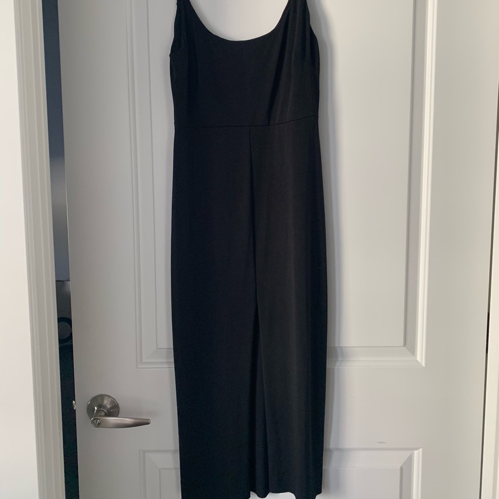 Black midi dress slit in the middle